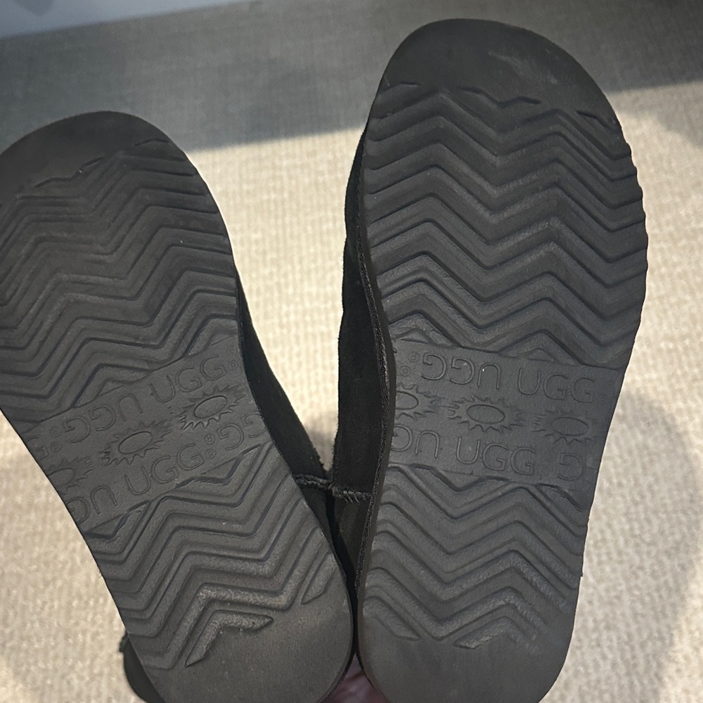 UGG Black Winter Boots - Picture 4 of 4